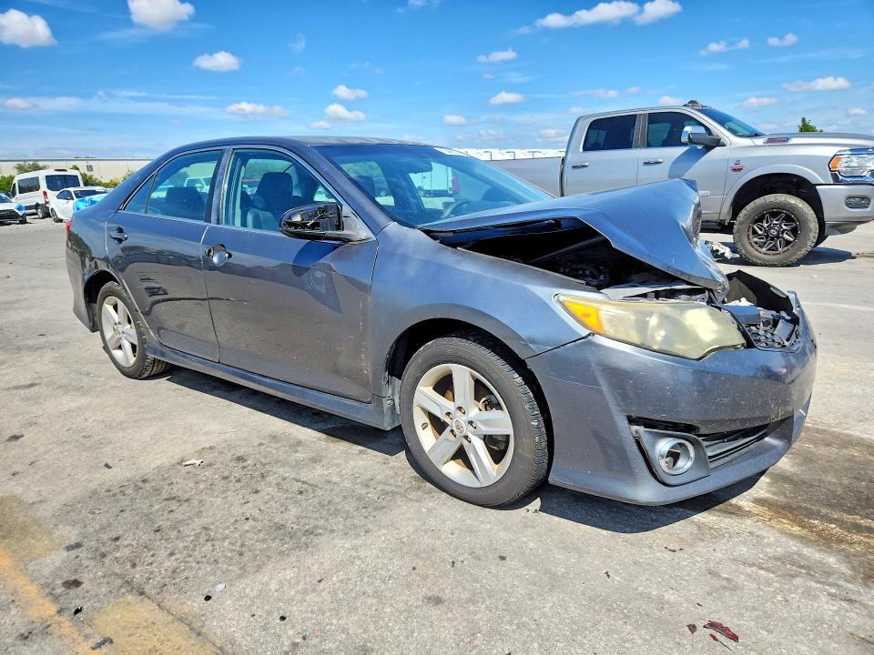 70460176 :رقم المزاد ، 4T1BF1FK6DU280474 vin ، 2013 Toyota Camry مزاد بيع