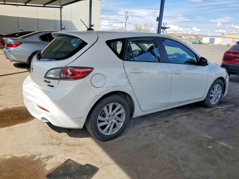 69437896 :رقم المزاد ، JM1BL1M74C1681744 vin ، 2012 Mazda 3 مزاد بيع
