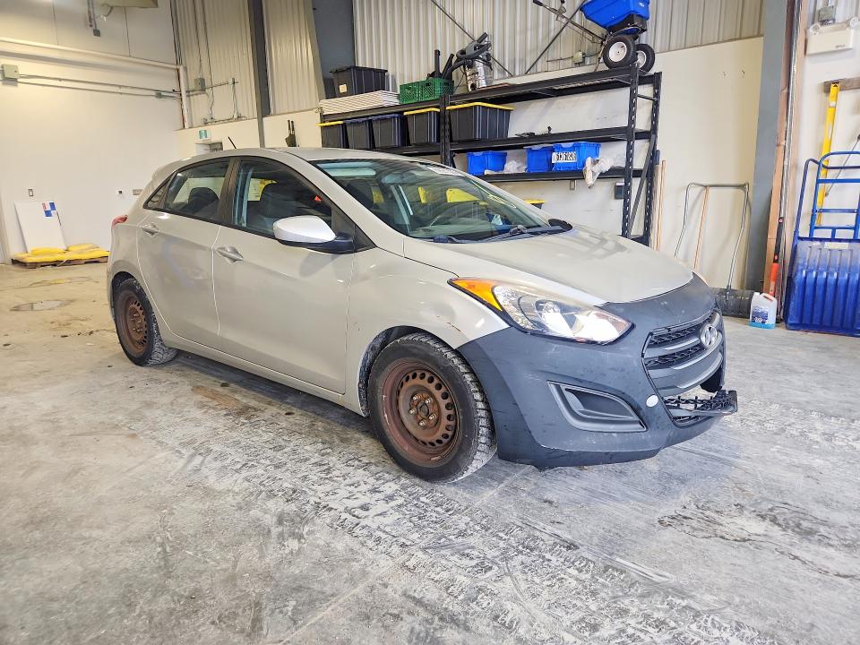 2016 Hyundai Elantra Gt მანქანა იყიდება აუქციონზე, vin: KMHD25LH8GU333703, აუქციონის ნომერი: 69687326