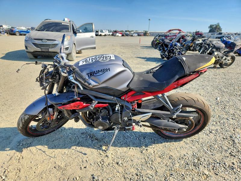 2015 Triumph Motorcycle Street Triple მანქანა იყიდება აუქციონზე, vin: SMTL03NEXFT657917, აუქციონის ნომერი: 68669476