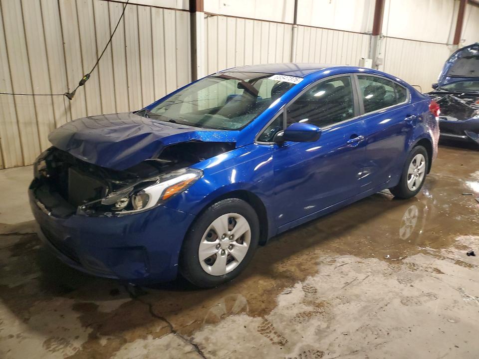 68547376 :رقم المزاد ، 3KPFK4A75HE095097 vin ، 2017 Kia Forte مزاد بيع