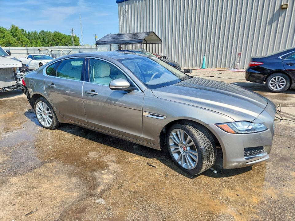 67517356 :رقم المزاد ، SAJBJ4FX1LCY85914 vin ، 2020 Jaguar Xf مزاد بيع
