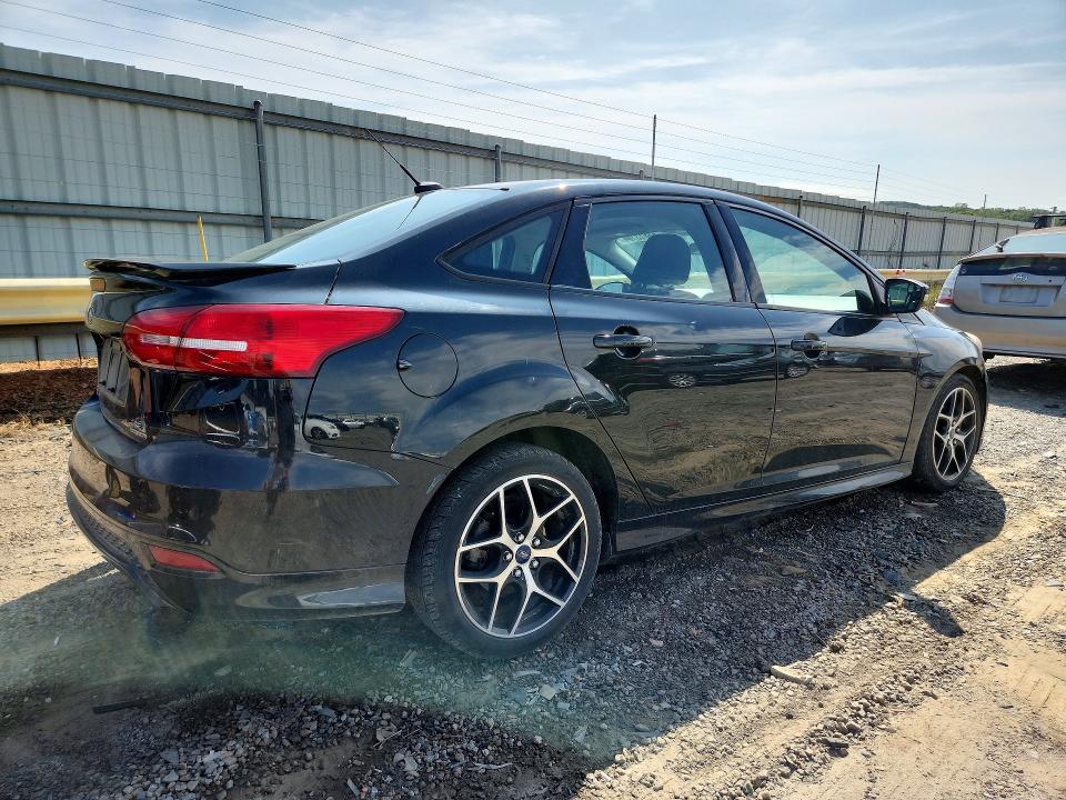 68813106 :رقم المزاد ، 1FADP3F28FL216182 vin ، 2015 Ford Focus مزاد بيع