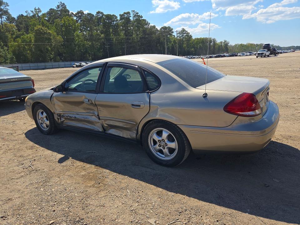2004 Ford Taurus მანქანა იყიდება აუქციონზე, vin: 1FAFP55274A173551, აუქციონის ნომერი: 70643066