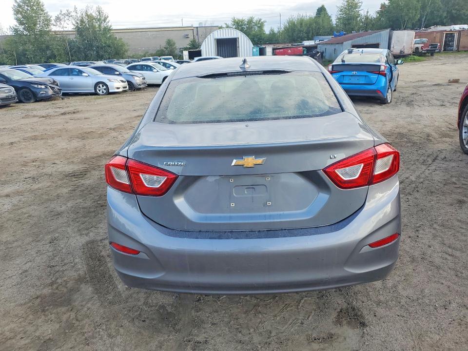 2018 Chevrolet Cruze მანქანა იყიდება აუქციონზე, vin: 1G1BE5SM7J7242955, აუქციონის ნომერი: 67959896