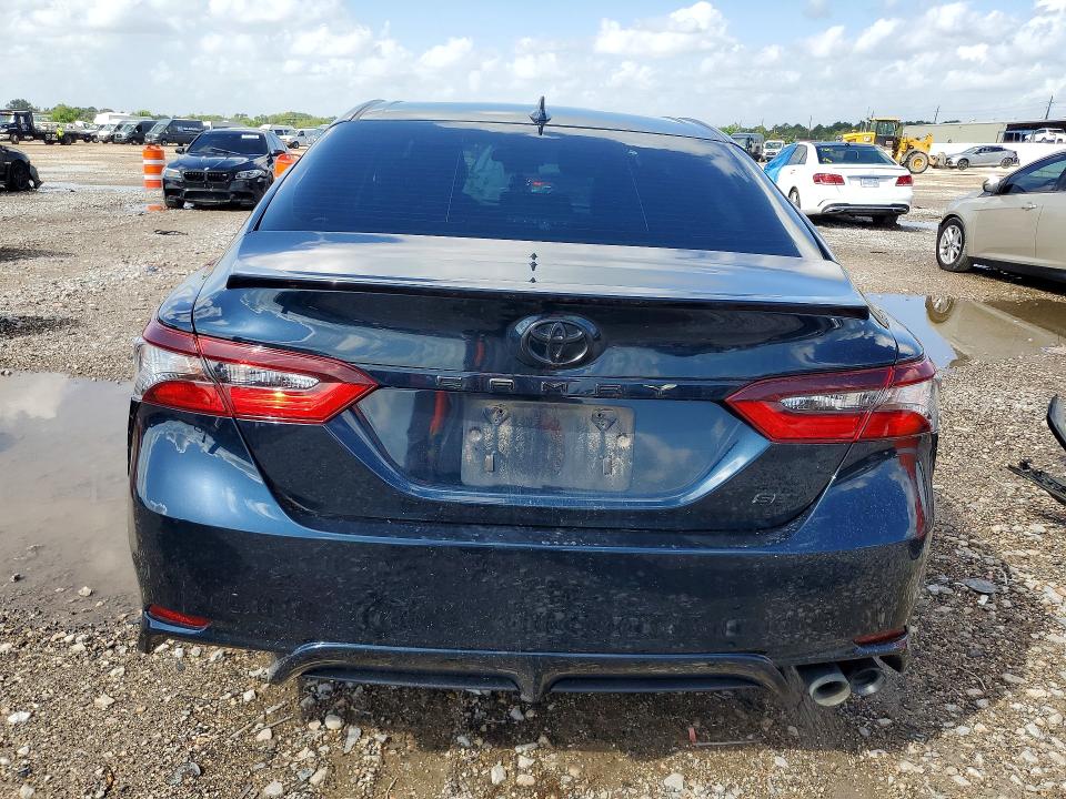 69112616 :رقم المزاد ، 4T1G11AK1MU545054 vin ، 2021 Toyota Camry مزاد بيع