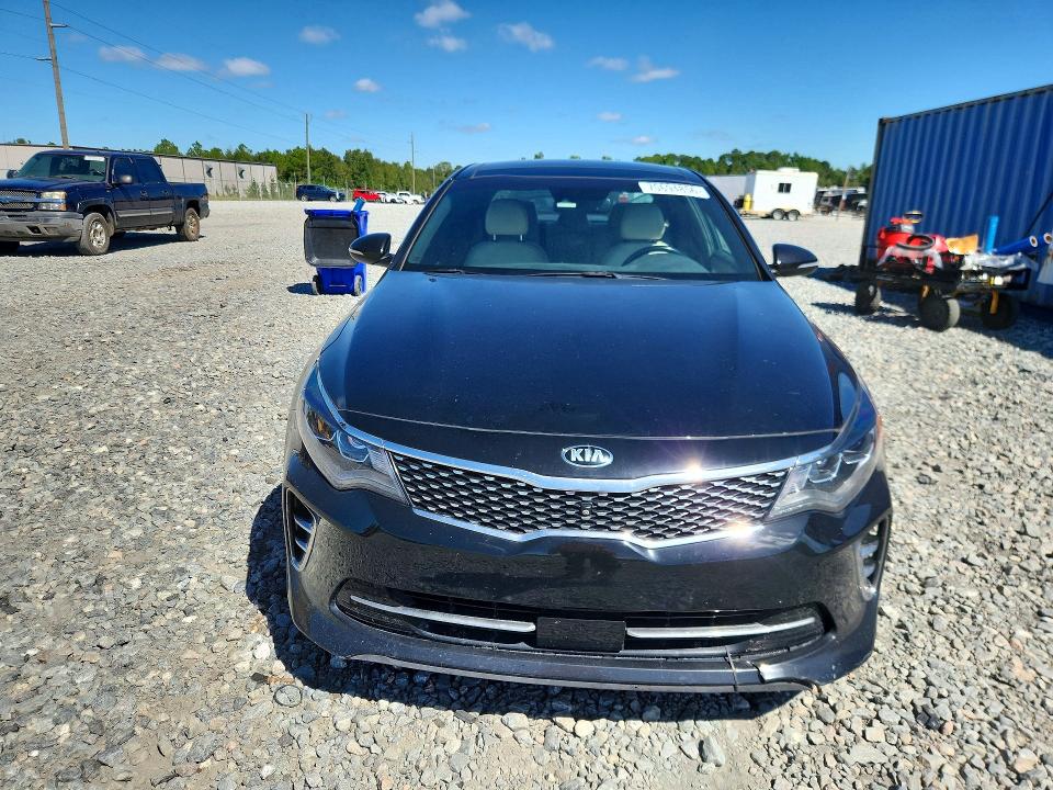 2017 Kia Optima მანქანა იყიდება აუქციონზე, vin: 5XXGV4L2XHG126185, აუქციონის ნომერი: 70694856