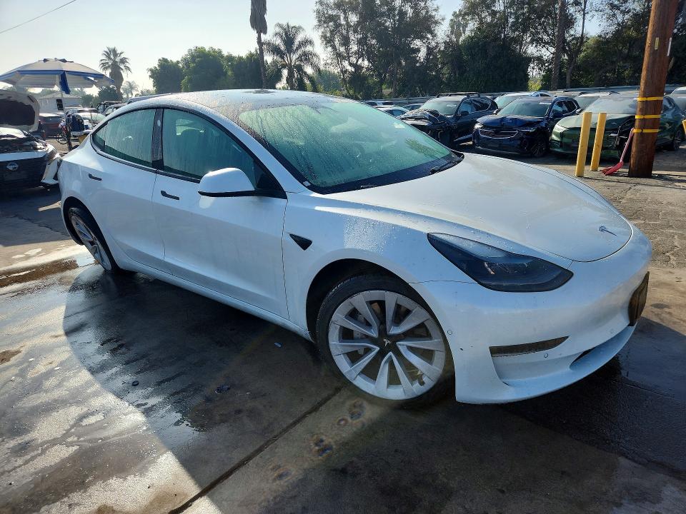 2022 Tesla Model 3 მანქანა იყიდება აუქციონზე, vin: 5YJ3E1EAXNF304550, აუქციონის ნომერი: 70564586