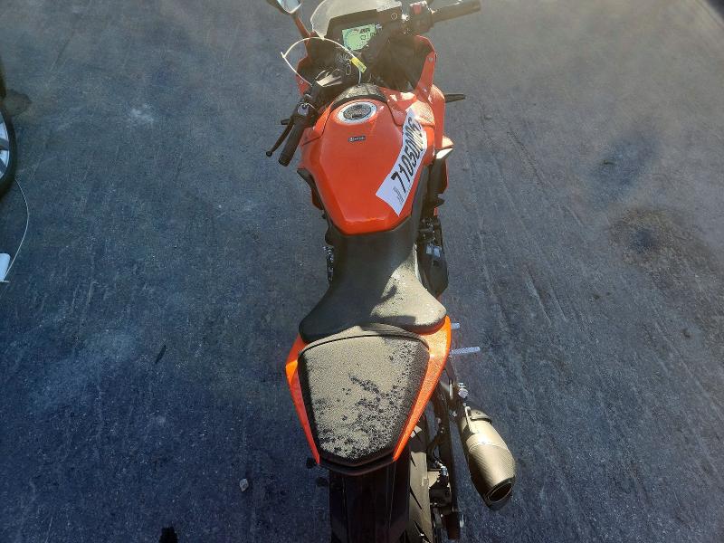 71050006 :رقم المزاد ، JS1EM13B4T7100931 vin ، 2026 Suzuki Gsx800 مزاد بيع
