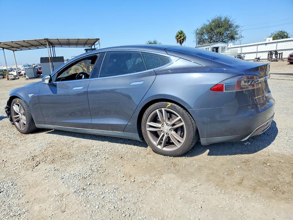 2016 Tesla Model S მანქანა იყიდება აუქციონზე, vin: 5YJSA1E27GF130004, აუქციონის ნომერი: 70614386