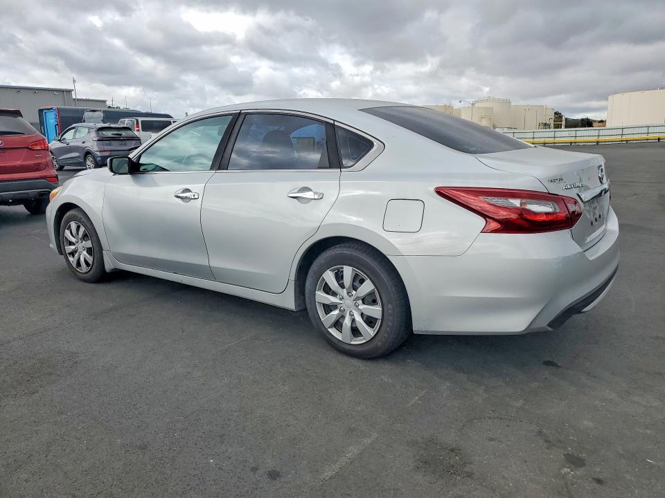 2018 Nissan Altima მანქანა იყიდება აუქციონზე, vin: 1N4AL3AP6JC142612, აუქციონის ნომერი: 67464886