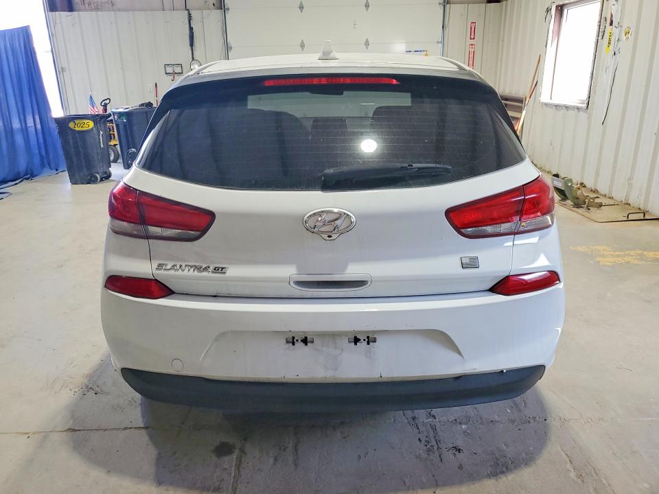 2018 Hyundai Elantra Gt მანქანა იყიდება აუქციონზე, vin: KMHH35LE9JU068530, აუქციონის ნომერი: 70137826