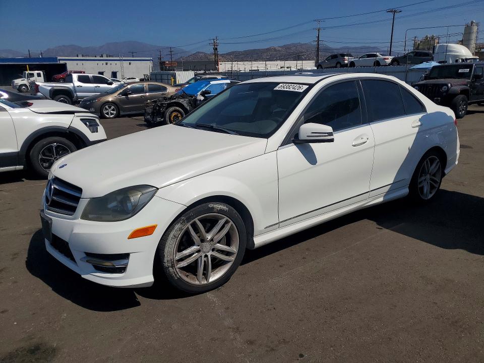 69382426 :رقم المزاد ، WDDGF4HB9EG198060 vin ، 2014 Mercedes-benz C مزاد بيع