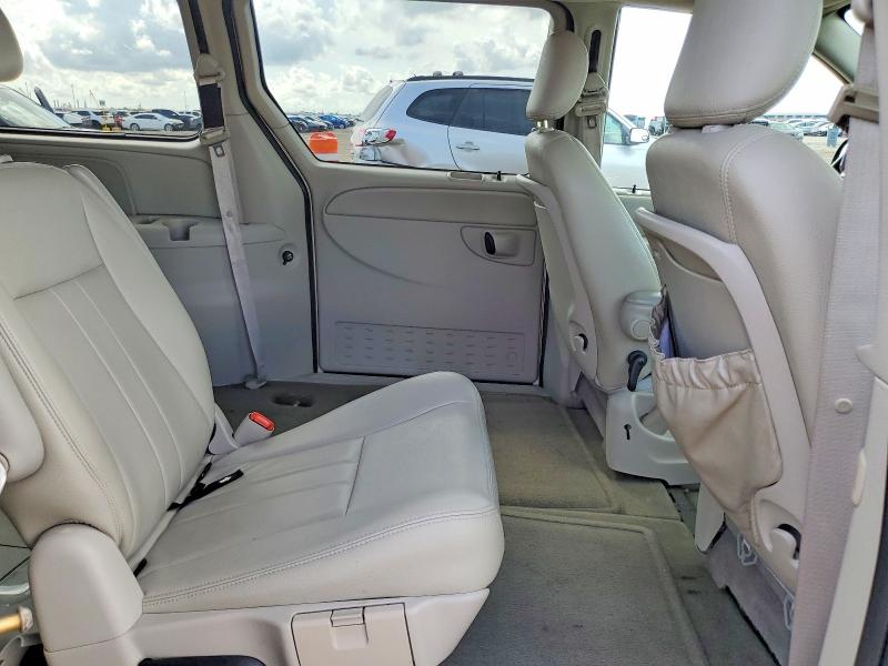 66742046 :رقم المزاد ، 2C4GP54L65R582887 vin ، 2005 Chrysler Town & Country مزاد بيع