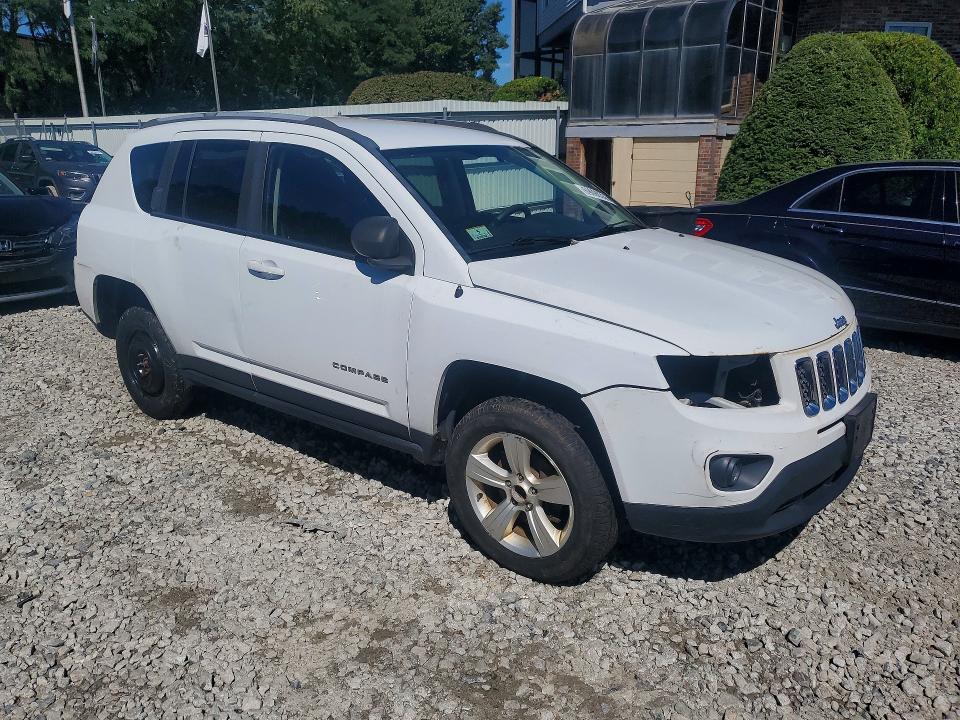 2015 Jeep Compass მანქანა იყიდება აუქციონზე, vin: 1C4NJDBB8FD324145, აუქციონის ნომერი: 69090336