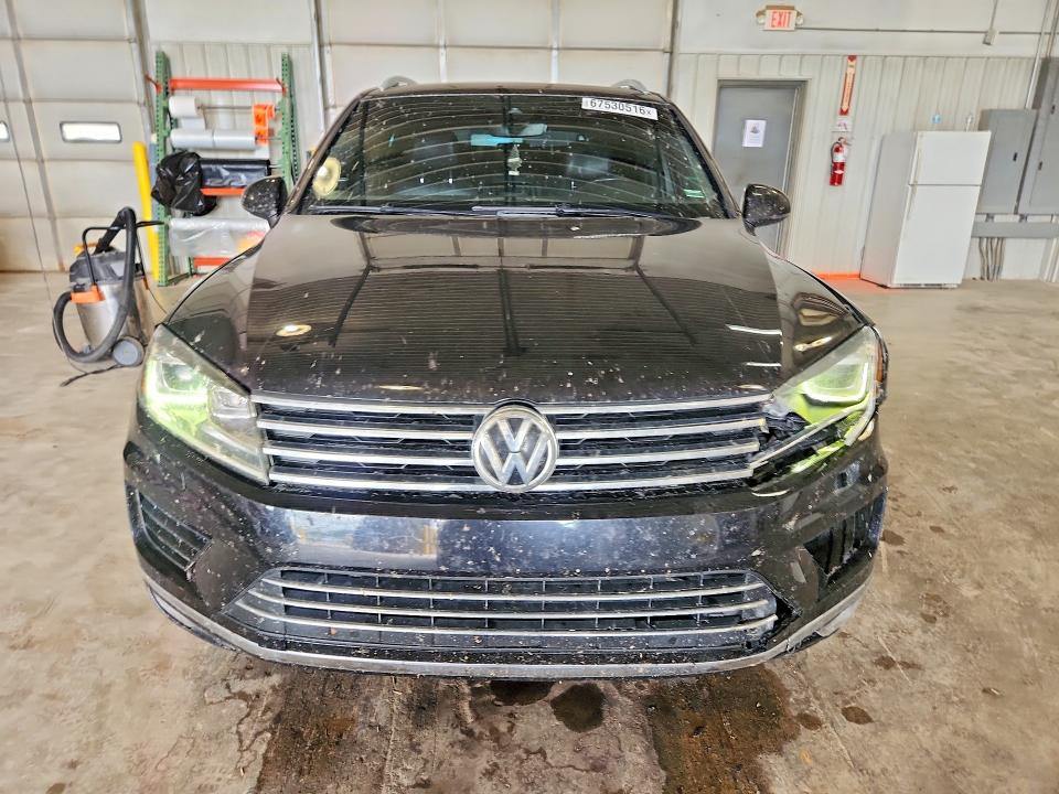 Продажа на аукционе авто 2017 Volkswagen Touareg, vin: WVGRF7BP2HD003801, номер лота: 67530516