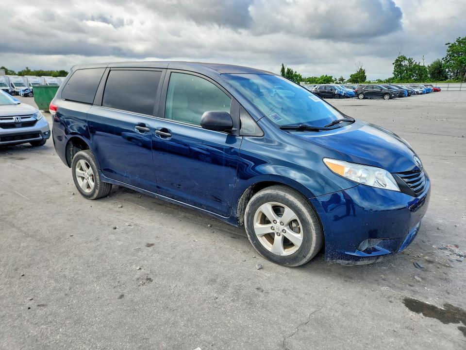 2011 Toyota Sienna მანქანა იყიდება აუქციონზე, vin: 5TDZK3DC4BS025040, აუქციონის ნომერი: 70353156