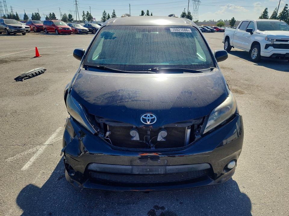2015 Toyota Sienna მანქანა იყიდება აუქციონზე, vin: 5TDXK3DC4FS657999, აუქციონის ნომერი: 70821886