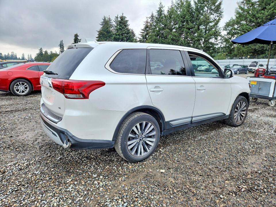 68039116 :رقم المزاد ، JA4AZ3A34LZ035395         vin ، 2020 Mitsubishi Outlander مزاد بيع