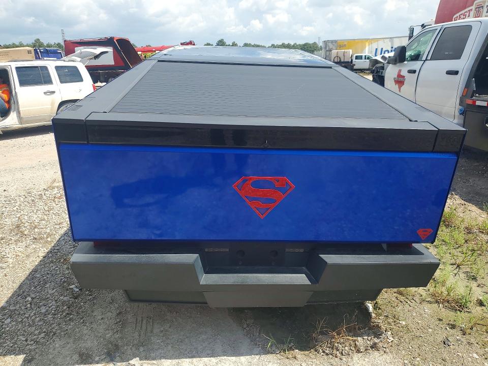 67429086 :رقم المزاد ، 7G2CEHED8RA022443 vin ، 2024 Tesla Cybertruck مزاد بيع