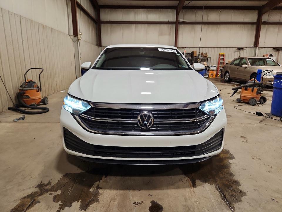 2022 Volkswagen Jetta მანქანა იყიდება აუქციონზე, vin: 3VWCM7BU2NM011450, აუქციონის ნომერი: 67933906