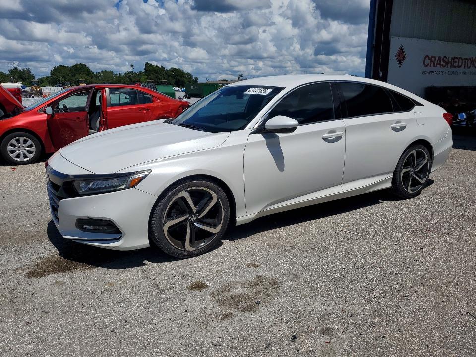 67441356 :رقم المزاد ، 1HGCV1F31JA108629 vin ، 2018 Honda Accord مزاد بيع