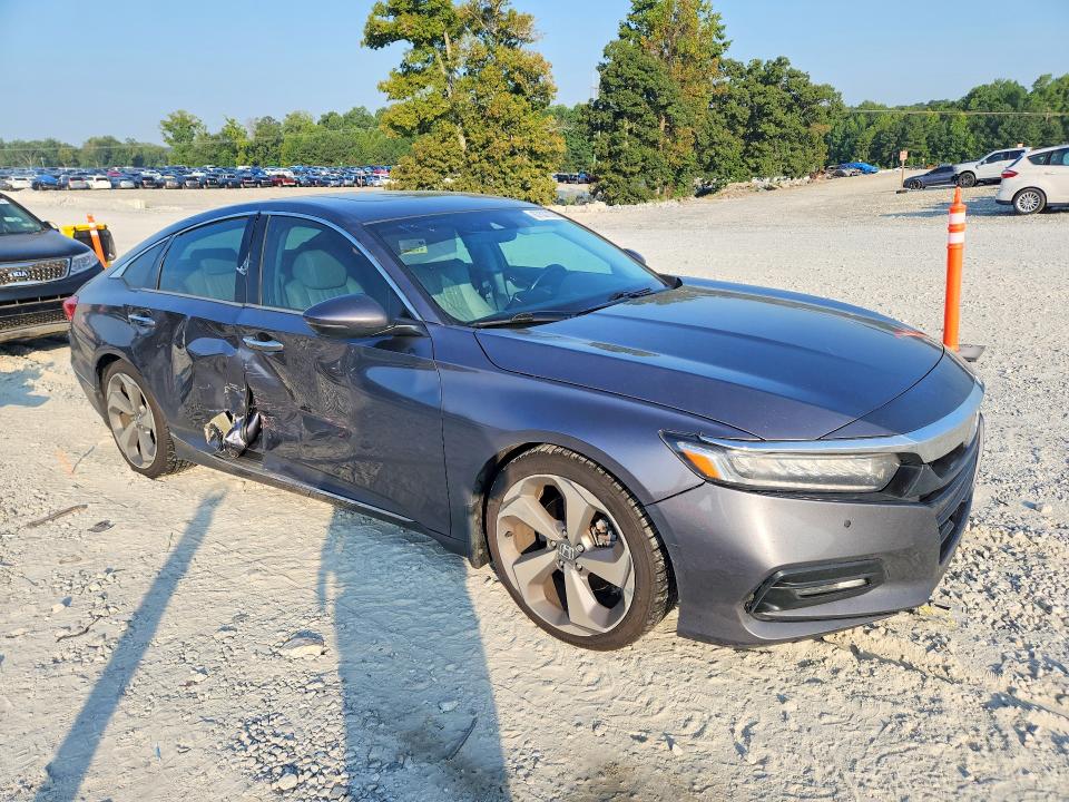 2018 Honda Accord მანქანა იყიდება აუქციონზე, vin: 1HGCV2F98JA027637, აუქციონის ნომერი: 67537076