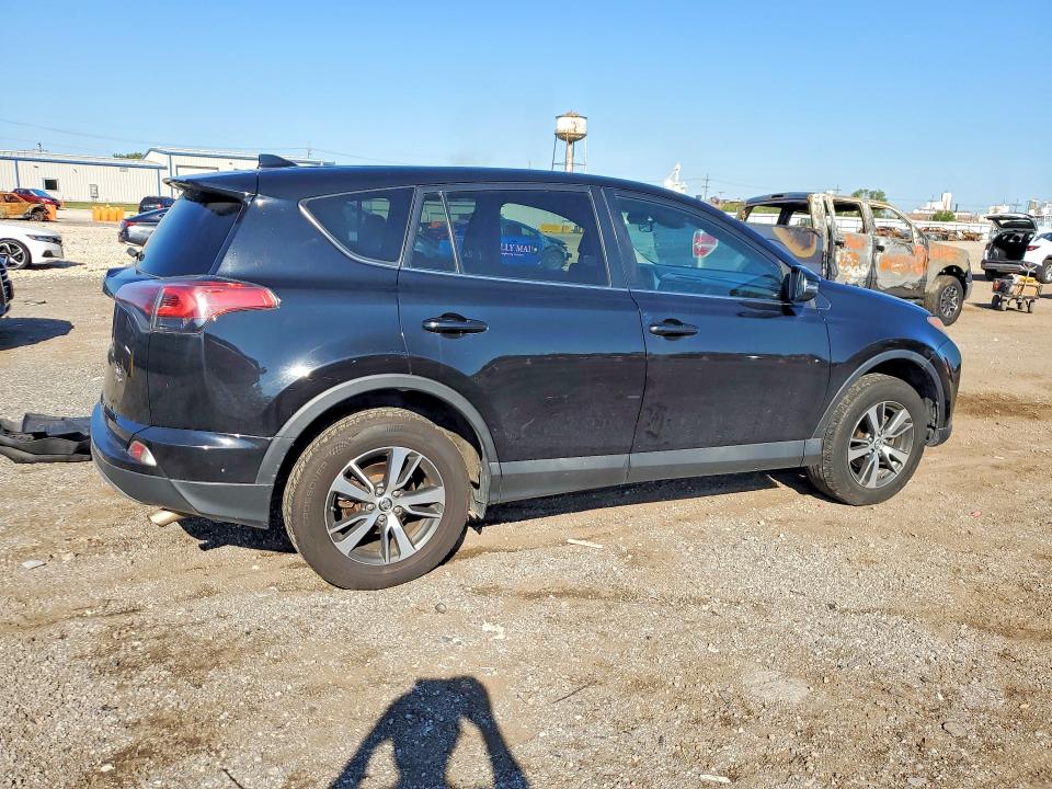 Продажа на аукционе авто 2018 Toyota Rav4, vin: 2T3RFREV7JW704997, номер лота: 67662656