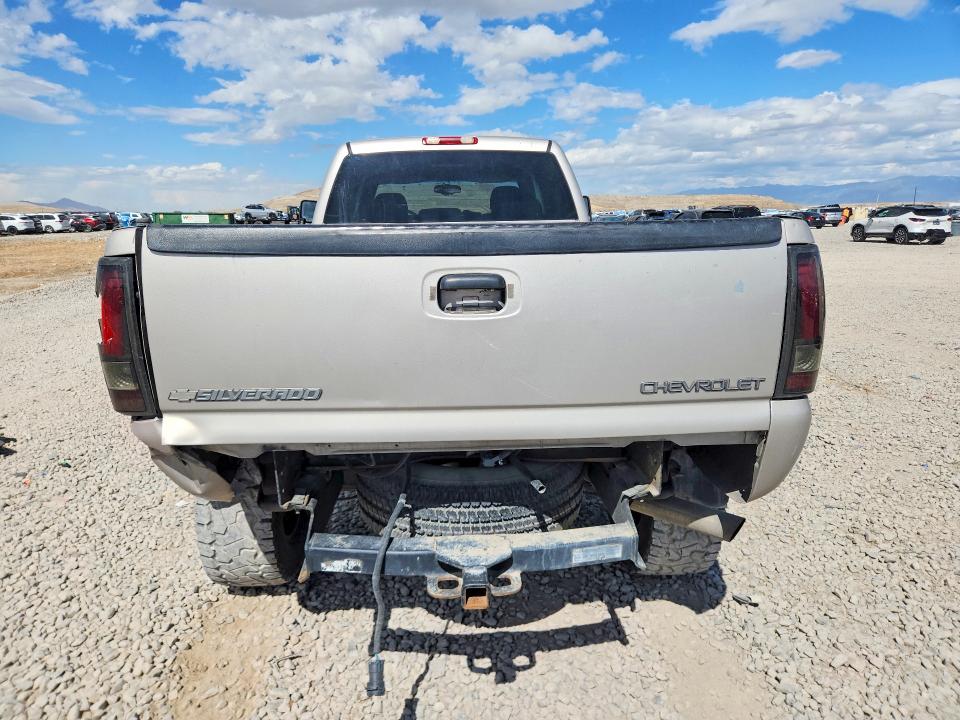 2005 Chevrolet Silverado მანქანა იყიდება აუქციონზე, vin: 1GCHK33285F926100, აუქციონის ნომერი: 68878446