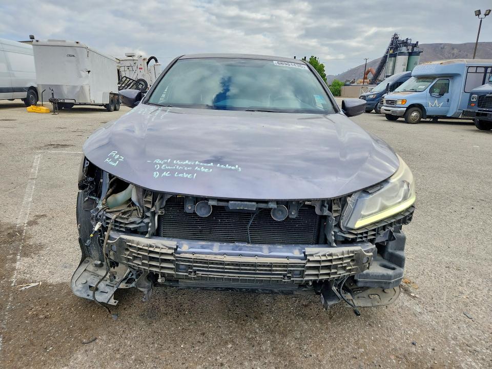 Продажа на аукционе авто 2017 Honda Accord, vin: 1HGCR2F10HA120063, номер лота: 68981436