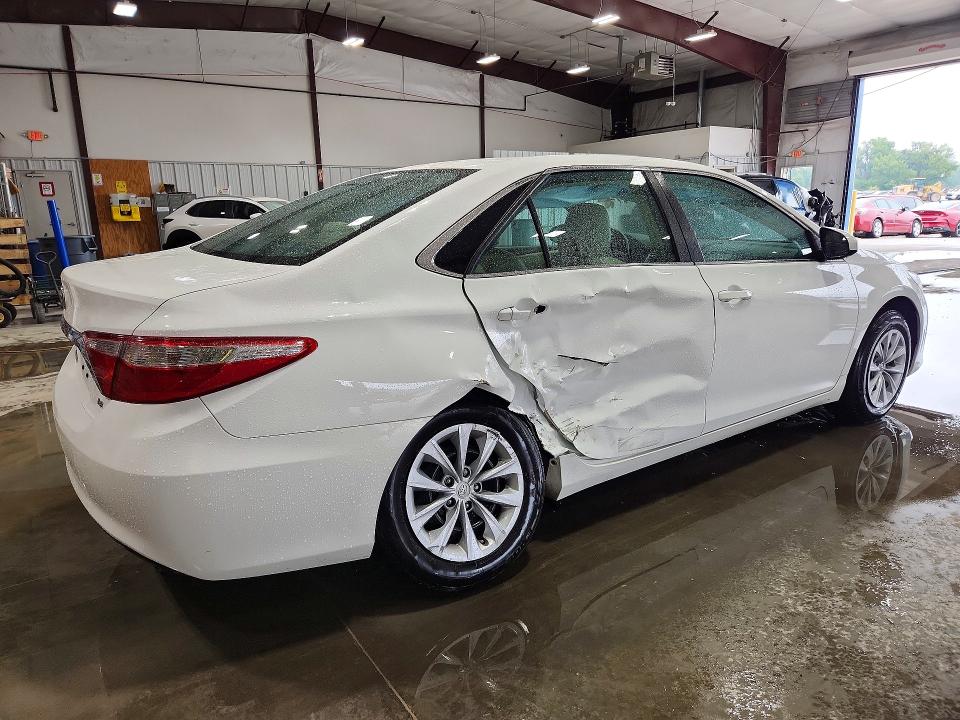 2016 Toyota Camry მანქანა იყიდება აუქციონზე, vin: 4T4BF1FKXGR556617, აუქციონის ნომერი: 67663526