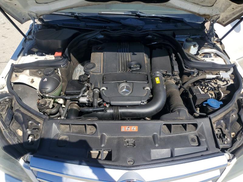 Продажа на аукционе авто 2013 Mercedes-benz C, vin: WDDGF4HB5DG090999, номер лота: 70821316