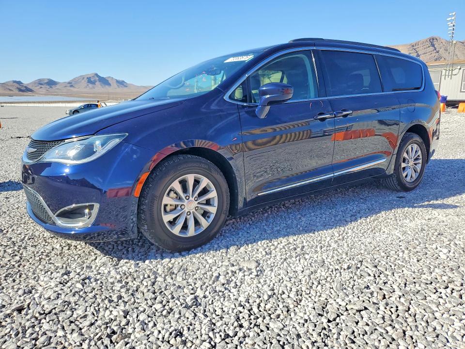 Продажа на аукционе авто 2017 Chrysler Pacifica, vin: 2C4RC1BG2HR743730, номер лота: 70363676