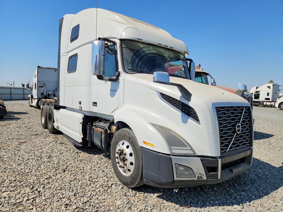 2021 Volvo Vn მანქანა იყიდება აუქციონზე, vin: 4V4NC9EJ7MN238203, აუქციონის ნომერი: 70484546