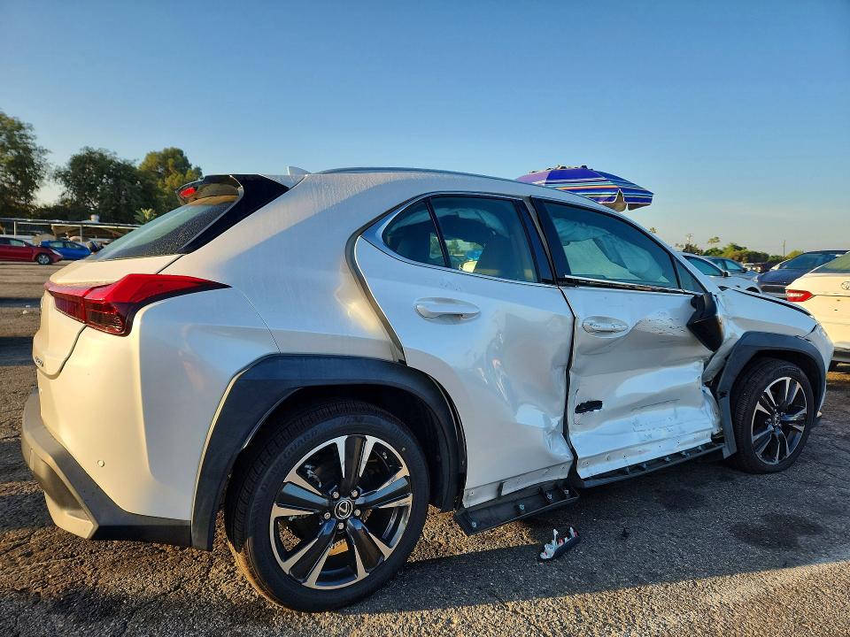 70358686 :رقم المزاد ، JTHX3JBH6M2040378 vin ، 2021 Lexus Ux مزاد بيع