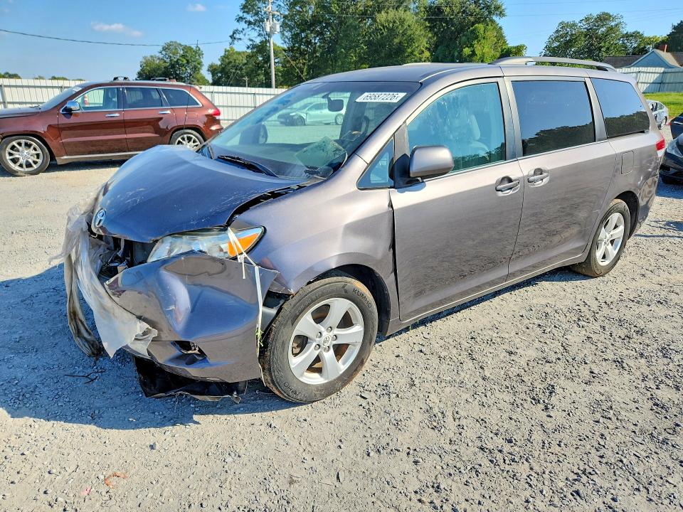 Aukcja sprzedaży 2011 Toyota Sienna, vin: 5TDKK3DC6BS171196, numer aukcji: 69587226