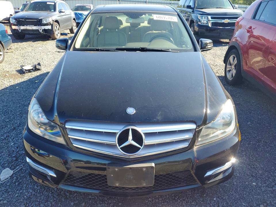 68695106 :رقم المزاد ، WDDGF8AB1DR278666 vin ، 2013 Mercedes-benz C مزاد بيع