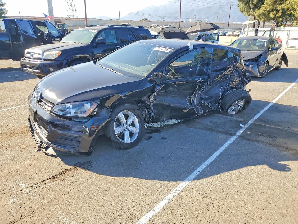 67848856 :رقم المزاد ، 3VW217AU2HM071867 vin ، 2017 Volkswagen Golf مزاد بيع