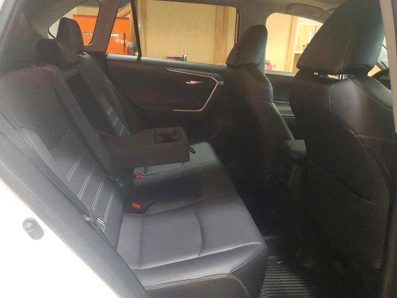 Продажа на аукционе авто 2020 Toyota Rav4, vin: JTMA1RFV3LD525429, номер лота: 67135076