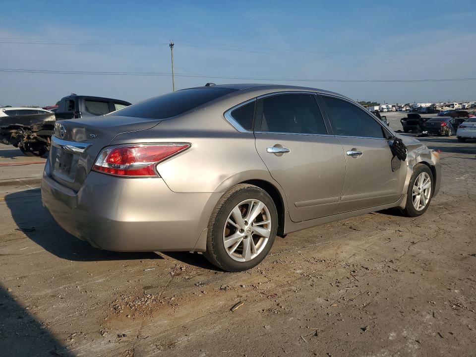 2015 Nissan Altima მანქანა იყიდება აუქციონზე, vin: 1N4AL3AP5FC292637, აუქციონის ნომერი: 68086996