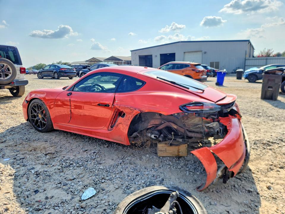 69592456 :رقم المزاد ، WP0AB2A84HS285509 vin ، 2017 Porsche Cayman مزاد بيع