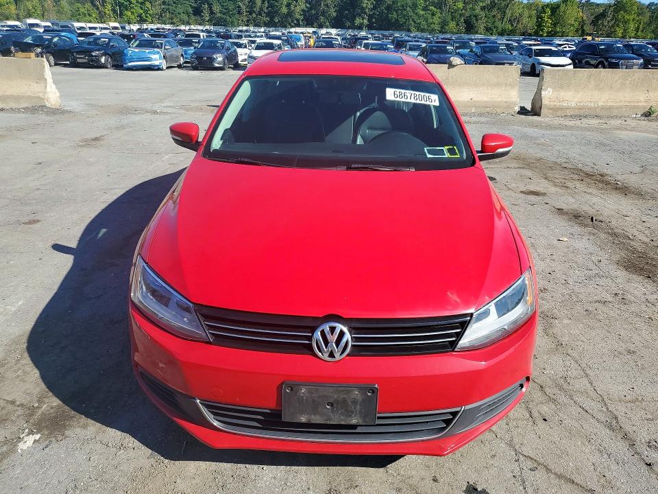 68678006 :رقم المزاد ، 3VWLL7AJXEM368952 vin ، 2014 Volkswagen Jetta مزاد بيع