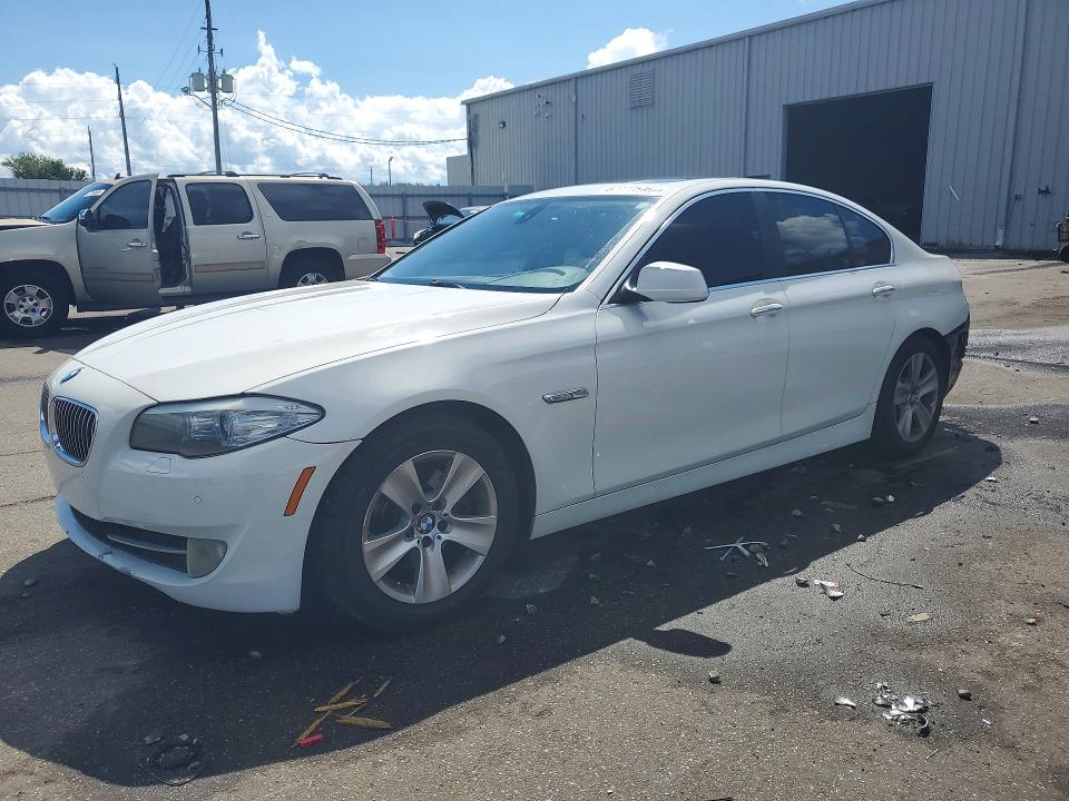 67777546 :رقم المزاد ، WBAFR1C59BC750864 vin ، 2011 Bmw 528 مزاد بيع