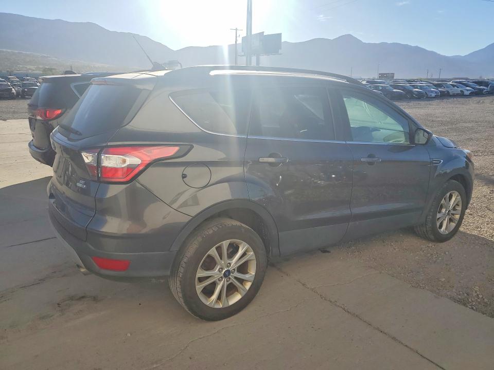 68294156 :رقم المزاد ، 1FMCU9GDXJUD04943 vin ، 2018 Ford Escape مزاد بيع