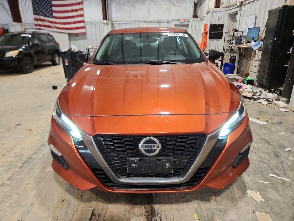 69411216 :رقم المزاد ، 1N4BL4CW6KN322564 vin ، 2019 Nissan Altima مزاد بيع