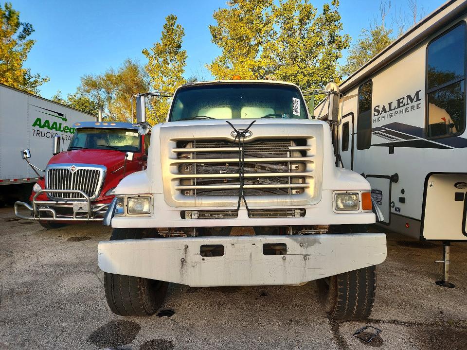 69457726 :رقم المزاد ، 2FZHAZA853AK83872 vin ، 2003 Sterling Truck Lt مزاد بيع