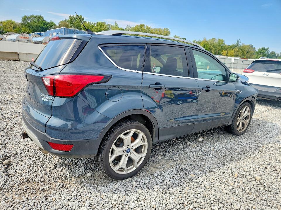 Продажа на аукционе авто 2019 Ford Escape, vin: 1FMCU9J90KUC01407, номер лота: 69310206