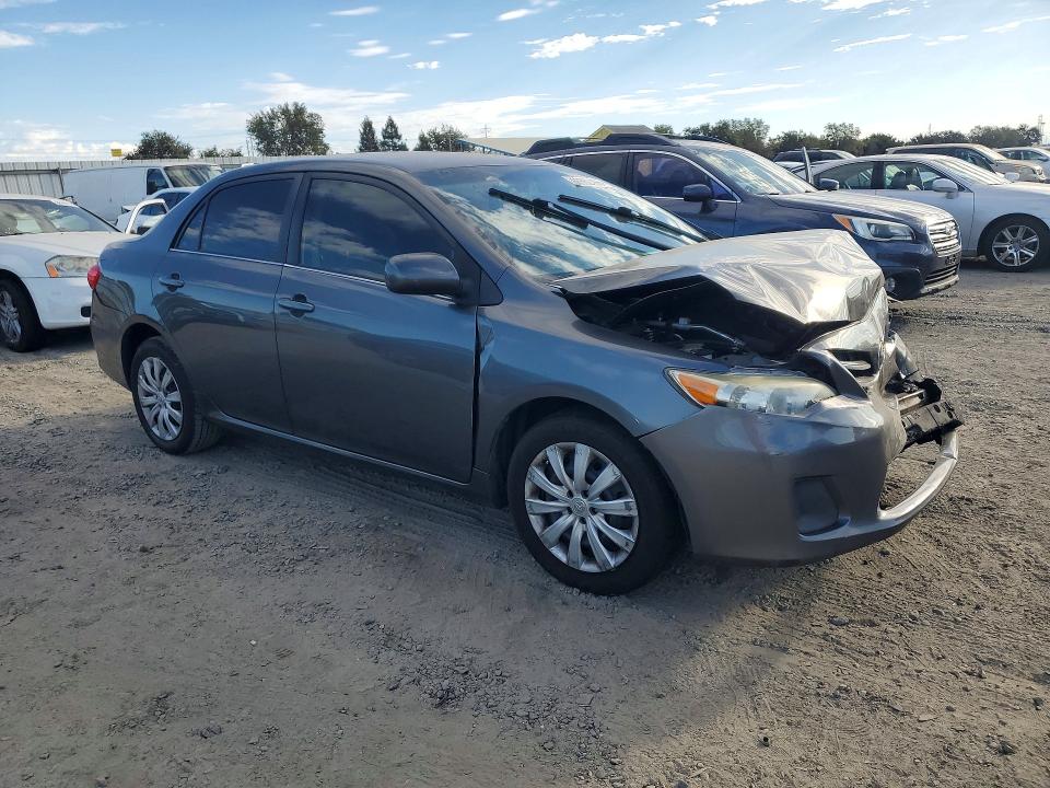 66862466 :رقم المزاد ، 2T1BU4EE1DC008001 vin ، 2013 Toyota Corolla مزاد بيع