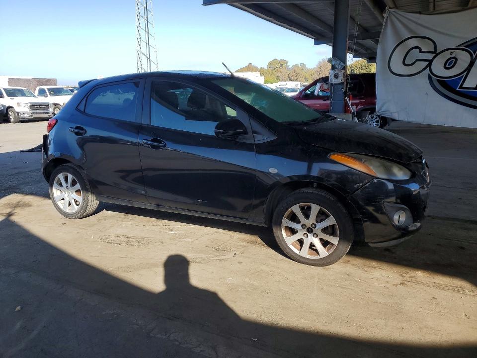 69196936 :رقم المزاد ، JM1DE1HY5B0101685 vin ، 2011 Mazda Mazda2 مزاد بيع