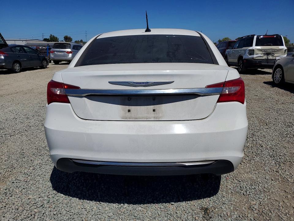 67528626 :رقم المزاد ، 1C3CCBAB9DN634811 vin ، 2013 Chrysler 200 مزاد بيع